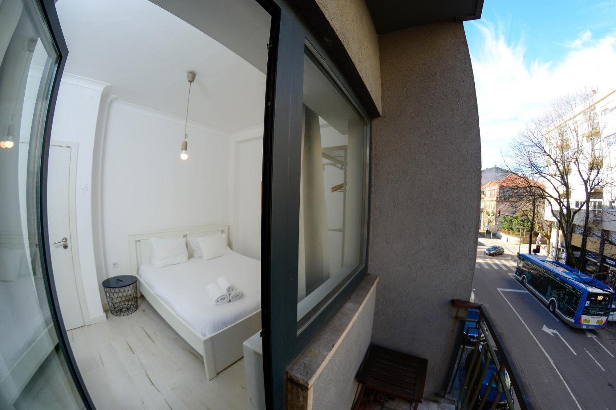 Travel And Live Apartments Порту Экстерьер фото